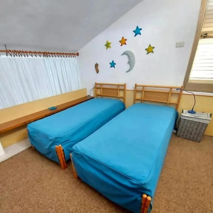 Il Nido Di Miro Villa Palau 0*,  Italy