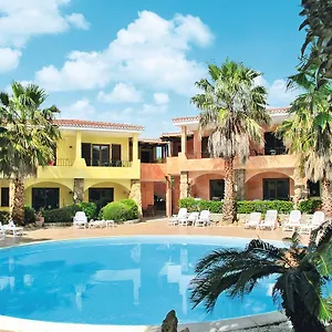 Aparthotel Village, Palau